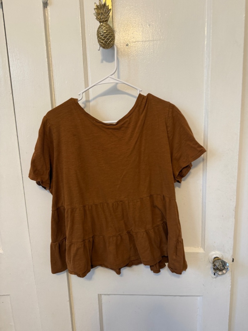 Time & Tru size 2X Relaxed Tiered Short-Sleeve Peplum Top in Warm Brown